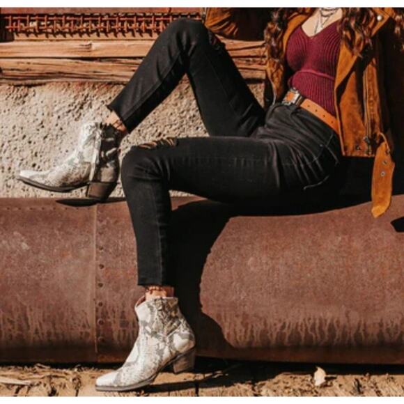 freebird Shoes - Freebird by Steven Size 7 Boots Miramar Snak Leather Buckle Pointed Toe